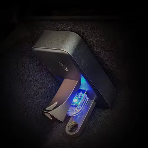 4-in-1 Multi Port Glove Box USB Hub Docking Station USB Adapter for Tesla Model 3 Model Y 2020-2025