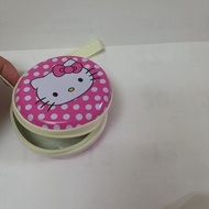 展示品 出清 Hello Kitty 鐵盒 耳機收納 圓形盒