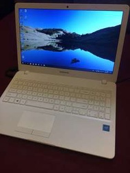 Like new Samsung 300E5K laptop intel Dual Core 3215U 1.7GHz Ram 4G SSD 120GB LIKE NEW!