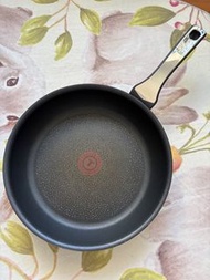 特福 法國製造 28cm 專業易潔煎鍋 (電磁爐適用) Tefal Made in France