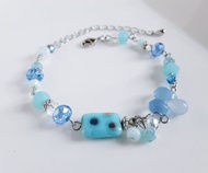 圓點淺藍色珠串成的手鍊 捷克琉璃珠手鍊 適合夏天的手鍊 可調式尺寸 送禮推薦