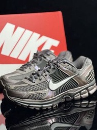 Nike ZOOM VOMERO ROAM 訓練城市 跑步鞋 黑色