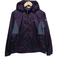 AIGLE running light weight hidden hoodie jacket equivalent to size M