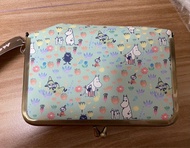 Moomin姆明家族 湖水綠/白色長形口金包化妝袋收納袋化妝盒 包平郵