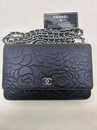 Chanel 香奈兒 黑卡19開 黑銀羊皮山茶花woc鏈條包 19cm