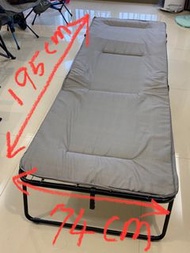 IKEA。折疊躺椅