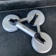 Dụng cụ hít gạch kính đá cao cấp cái hít gạch men cầm tay thi công ốp lát gach nhôm kín