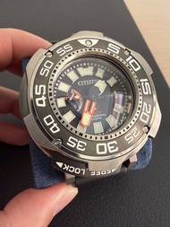 Citizen星晨 Promaster Eco-Drive 1000m BN-7020-09E光動能 超級鈦 Made in Japan 全套齊 跟潛水膠盒、保養證及說明書（只欠潛水衣用延長膠帶） 2
