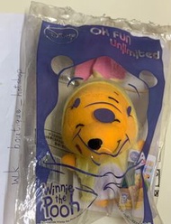 🎡🎠🍯🐻🐰😋迪士尼Winnie the Pooh「Hoody Cuties」系列 小熊維尼扮兔仔款毛絨公仔連掛繩 Rabbit 舐舐脷表情 X 🇭🇰🏪香港OK便利店 🎄🎁聖誕禮物

用途: 掛🎒背囊 