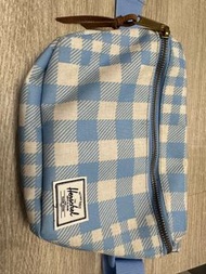 Herschel 藍色格仔腰包