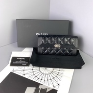 ◻️ Chanel boy 黑銀長夾