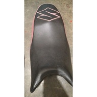 seat for gixxer carb and fi v1