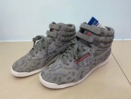 全新REEBOK 灰色豹紋高筒休閒鞋 24號