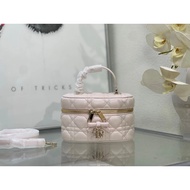 Dior Bowknot Makeup Portable Messenger Hand Carry Dior mini Makeup Classic Rattan Plaid mini Box dio