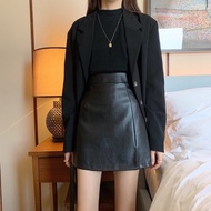 Women's figure-hugging A-Line Skirt in PU Leather m818