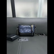 Chanel Gabrielle small
藍黑流浪包 小號