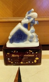 已降價聖誕舊裝瓷瓶(冇盒) Suntory Merry Christmas 40% 70 cl XO Brandy 曰本三得利XO拔蘭地