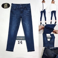14. Actual Waist Measurement 27 ZARA Z1975 Jeans (3777 221)