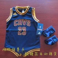 美國NBA官網愛迪達ADIDAS正品兒童寶寶小BABY新生兒包屁連身球衣LBJ 詹姆士騎士隊免運