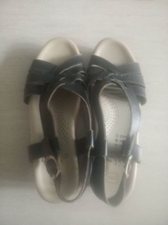 Sepatu sandal kulas preloved branded Scholl size 4 setara 37-38 kondisi sepatu masih 85% masih bagus
