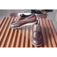 Fashionable boots moctoe"Hawkins" genuine leather upper. Sturdy moctoe outsole. size 42 insole 270. 