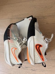 Nike 鴛鴦雙色特別版女童運動鞋 EUR32碼