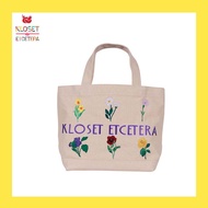 Kloset &amp; Etcetera Flower In The Garden Tote Bag กระเป๋าถือ กระเป๋าปักลายดอกไม้