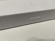 Sonos Beam (Gen 2) 是一款支援 Dolby Atmos（杜比全景聲）的發燒級智能精巧型 Soundbar