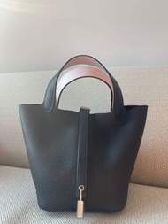 愛馬仕 Hermes Picotin 18 3Y黑呢色拼09夢幻紫手柄 銀扣TC