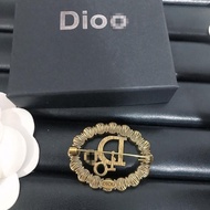 Alphabet Diamond Brooch Fashion Antique Brass Fine Coat Blazer Accessories