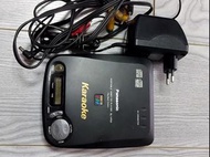 Panasonic SL-VP55 原裝日本製造。保證正常可以用VCD/CD播放機。也有Karaoke OK 功能。也可以用6粒AA電池。作為CD播放是很棒的選擇。輸出音質很好。推力够大。音量調節很順