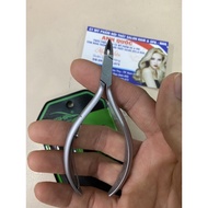Skin cutting pliers meaning pliers D2