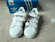 Adidas 全白波鞋小童運動鞋  返學鞋white sneaker UK6K US6.5K 幼稚園室內鞋 魔術貼 易穿