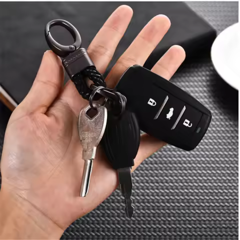Car keychain horseshoe buckle for Toyota Supra Tacoma Verso Wish Yaris Auris PRIUS C