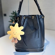 LV 大款水波紋水桶包