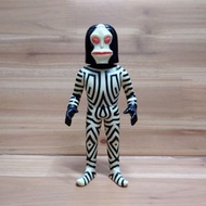 絕版 達達仔 DaDa 紅眼 達達仔 円谷 超人 外星人 黑白 扭蛋 盒玩 邪惡 中古 搪膠 懷舊 鹹蛋超人 咸蛋超人 日本 搞笑怪獸 Alien Baltan monster BANDAI ultr