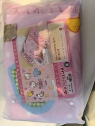 A-FONTANE 雅芳婷Hello Kitty 嬰兒愛心被包巾