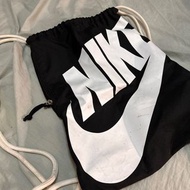 Nike 黑色束口袋