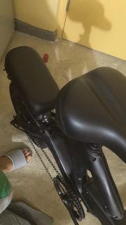 黑色摺疊電動單車