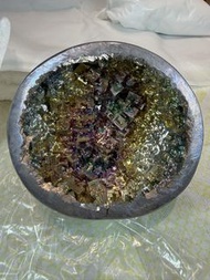 💎 （送膠座）（有破損）（舒緩壓力）彩色鉍礦聚寶盆擺件. 02895