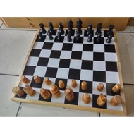 WOODEN CHESS SIZE XL (41 CM X 41 CM)