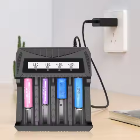 4 Slots Lithium battery charger 3.7V-4.2V Li-ion 1.2V-1.5V Ni-MH Intelligent LCD Battery USB Charger