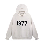 Essentials เสื้อสเวตเตอร์มีฮู้ดแบรนด์แฟชั่นไฮสตรีท 1977 ตัวอักษร Flocking Crew Neck Couple Outerwear