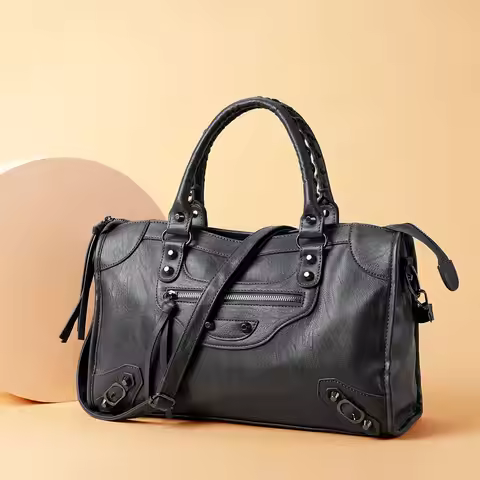 Parisian Rivet Motorcycle Bag ABG Spicy Girl Large Capacity Casual Crossbody Handbag Fashionable Sho