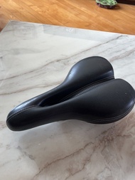 黑色單車坐墊 Dahon P8/ Bicycle saddle