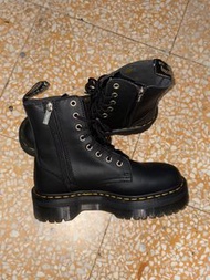 Dr.Martens 8孔厚底鞋
