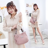 B.S. D.S Iceberg Kangaroo-Roaming City-Small Diamond Portable Dual-use Bag-Total 2 Colors [Z8012]