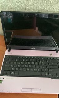 Fujitsu Lifebook LH532 紫色