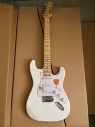 กีต้าร์ไฟฟ้า Fender Stratocaster ( พร้อมส่งในไทย )