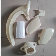 Full set of rustic plastic CUB.81....Full set of rustic plastic for CUB 81